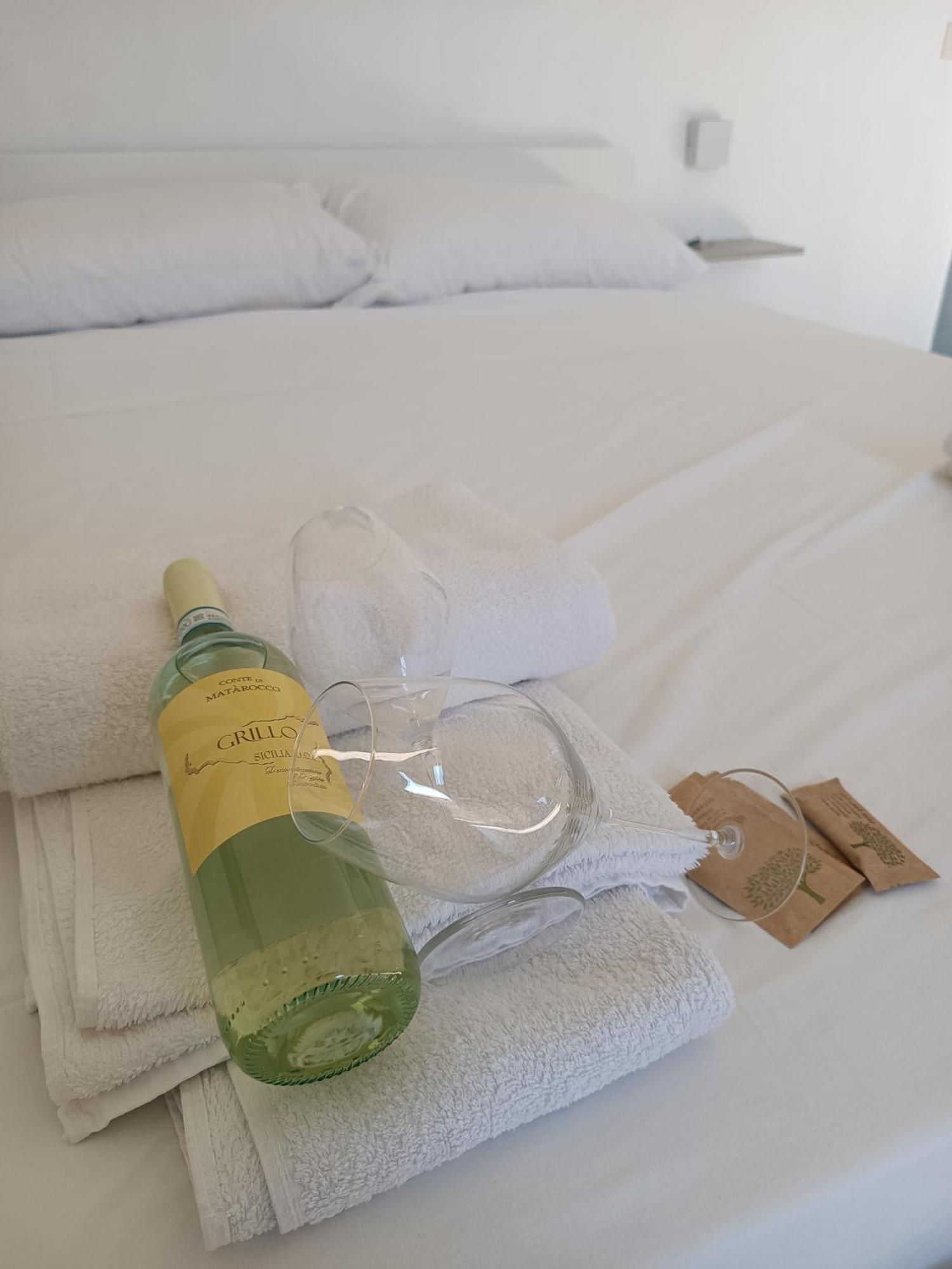 I Balconi Di Porta Mazara Bed & Breakfast Marsala Bagian luar foto